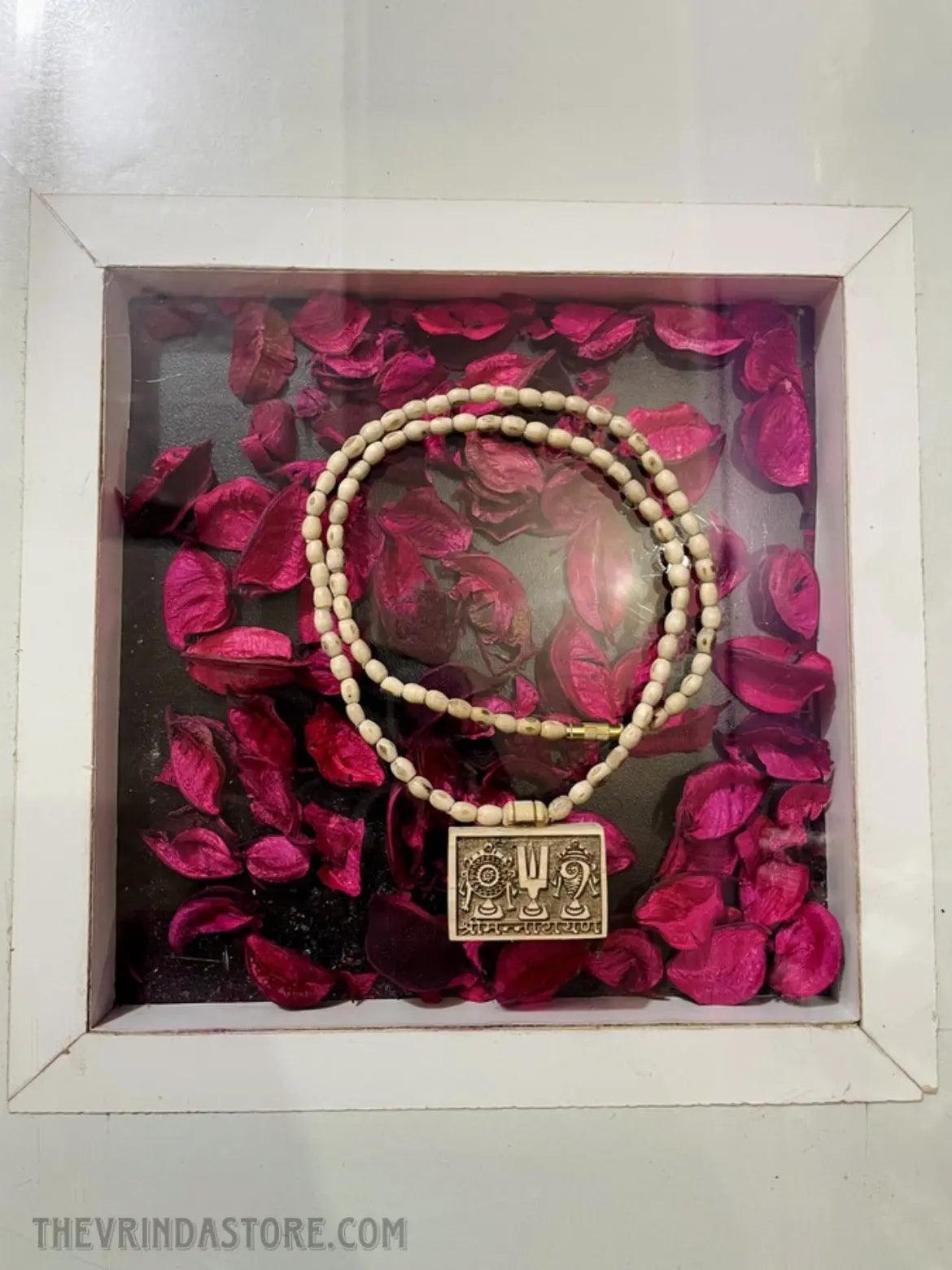 Shri Mannaryan Bhaktmal Original Tulsi Locket Mala The Vrinda Store-Original Tulsi Kanthi Mala In Vrindavan