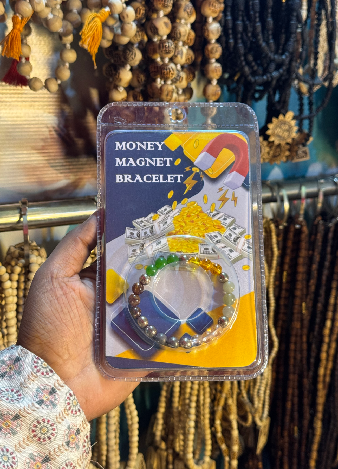 Money Magnet Bracelet is a spiritual or symbolic accessory believed to attract wealth, prosperity, success, and positive energy. It is often associated with manifestation, abundance, and financial confidence.
🌟 Commonly Believed Benefits
💰 Attracts weal The Vrinda Store - Original Tulsi Kanthi Mala Shop In Vrindavan